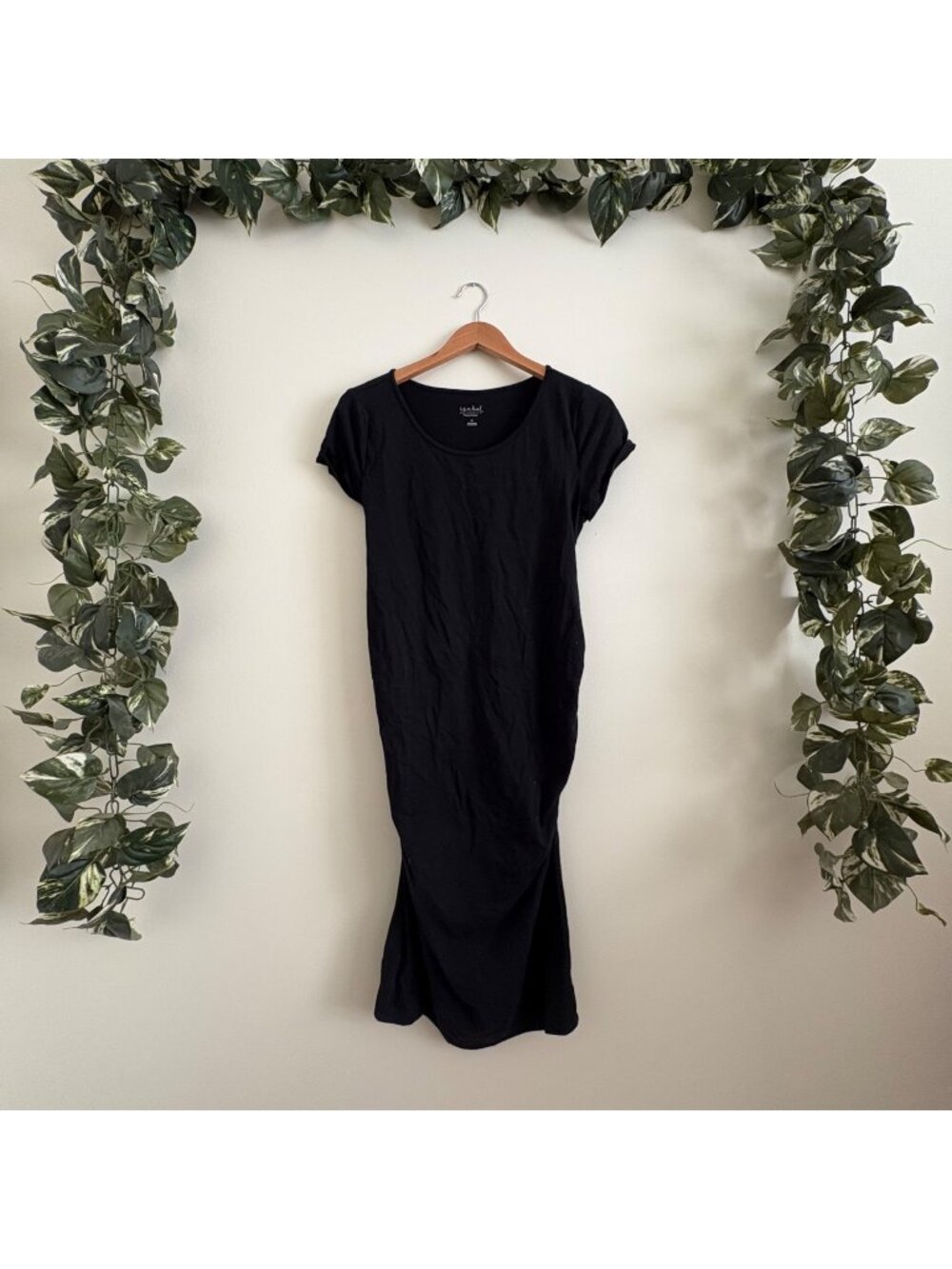 Isabel Maternity Short Sleeve Ruched Fitted Midi Dress Black Women’s Size M